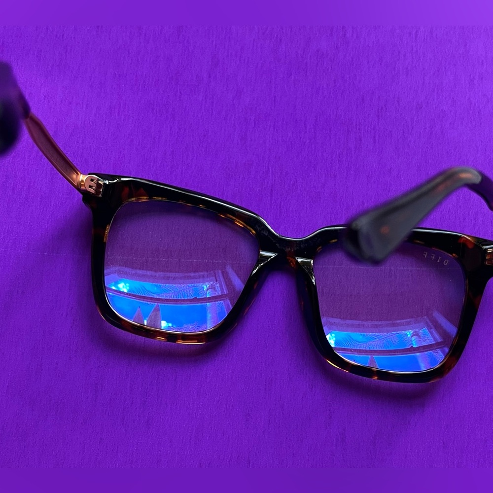 Diff Bella Polarized Oversized Tortoise Glasses - image 7